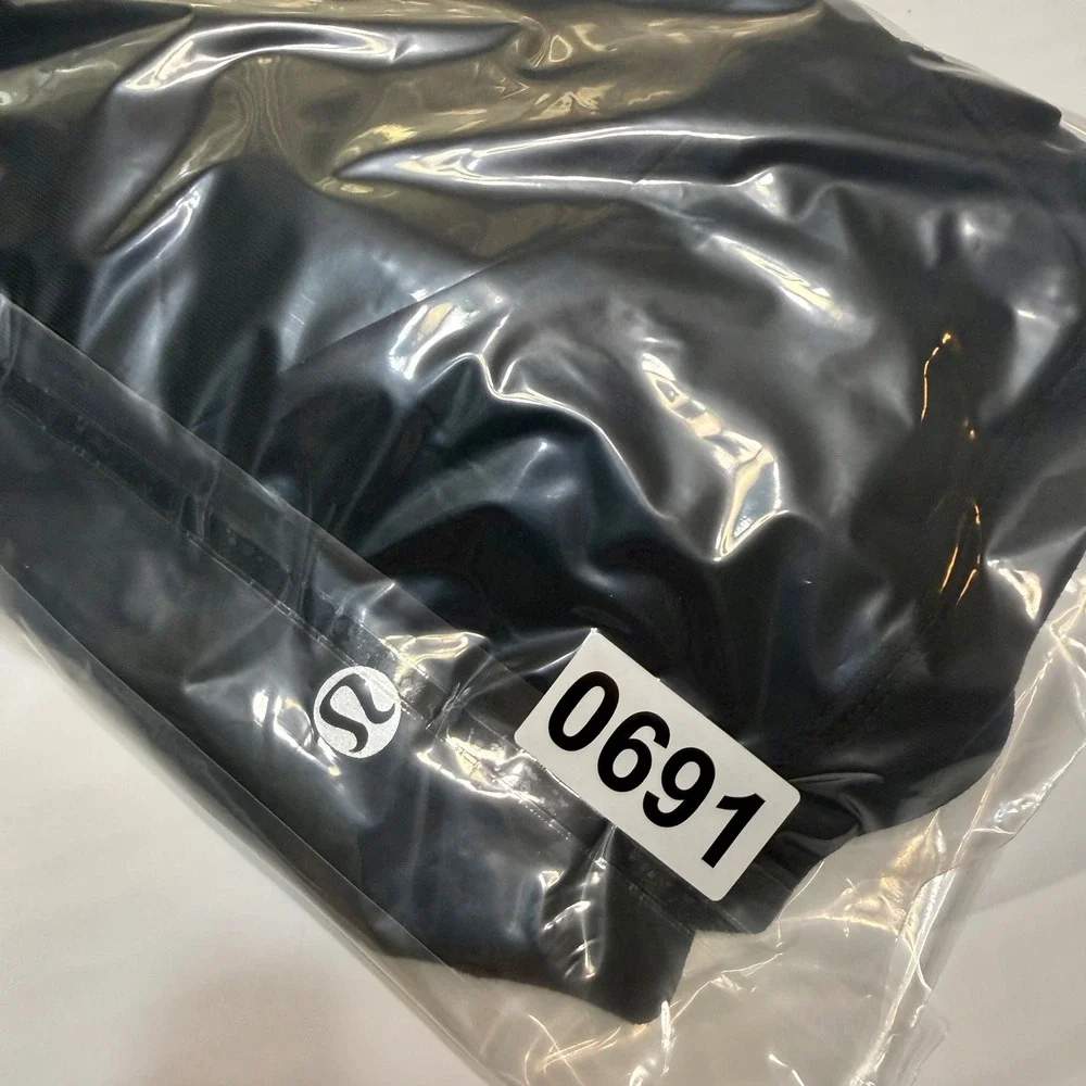 Lululemon Black Strappy Back Tank Top Built-in Shelf Bra Yoga Activewear Tank